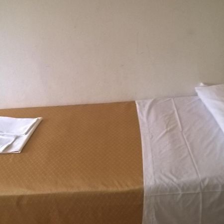 Hotel Parigi Castel San Pietro Terme Zimmer foto