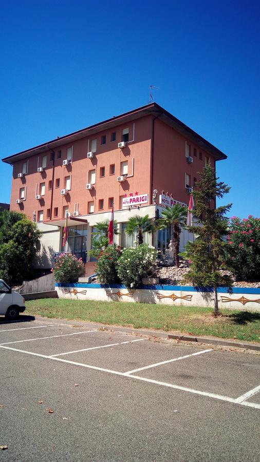 Hotel Parigi Castel San Pietro Terme Exterior foto