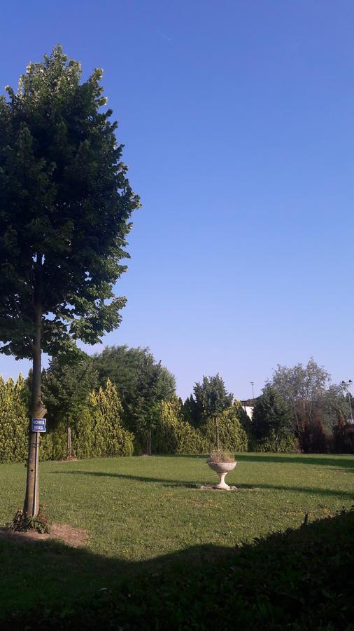 Hotel Parigi Castel San Pietro Terme Exterior foto