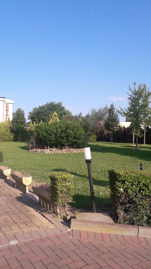 Hotel Parigi Castel San Pietro Terme Exterior foto