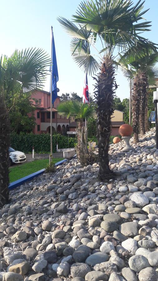 Hotel Parigi Castel San Pietro Terme Exterior foto