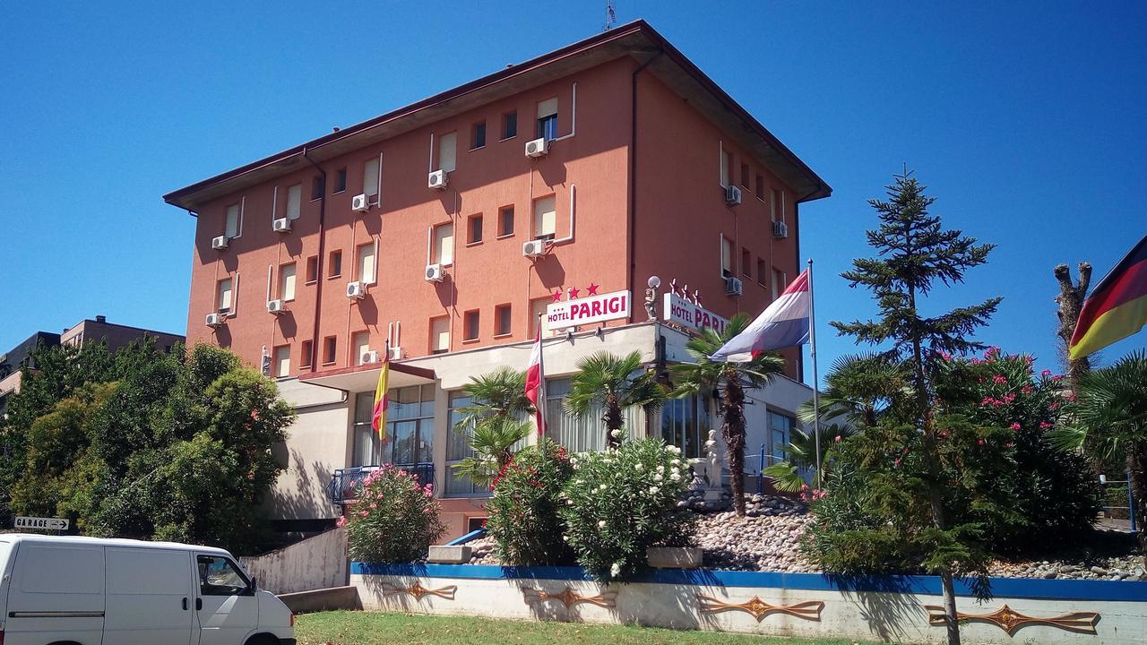 Hotel Parigi Castel San Pietro Terme Exterior foto